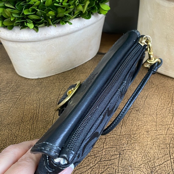 Coach Bleeker Black Signature Canvas Tattersall Lined Clutch Wristlet - Picture 11 of 11
